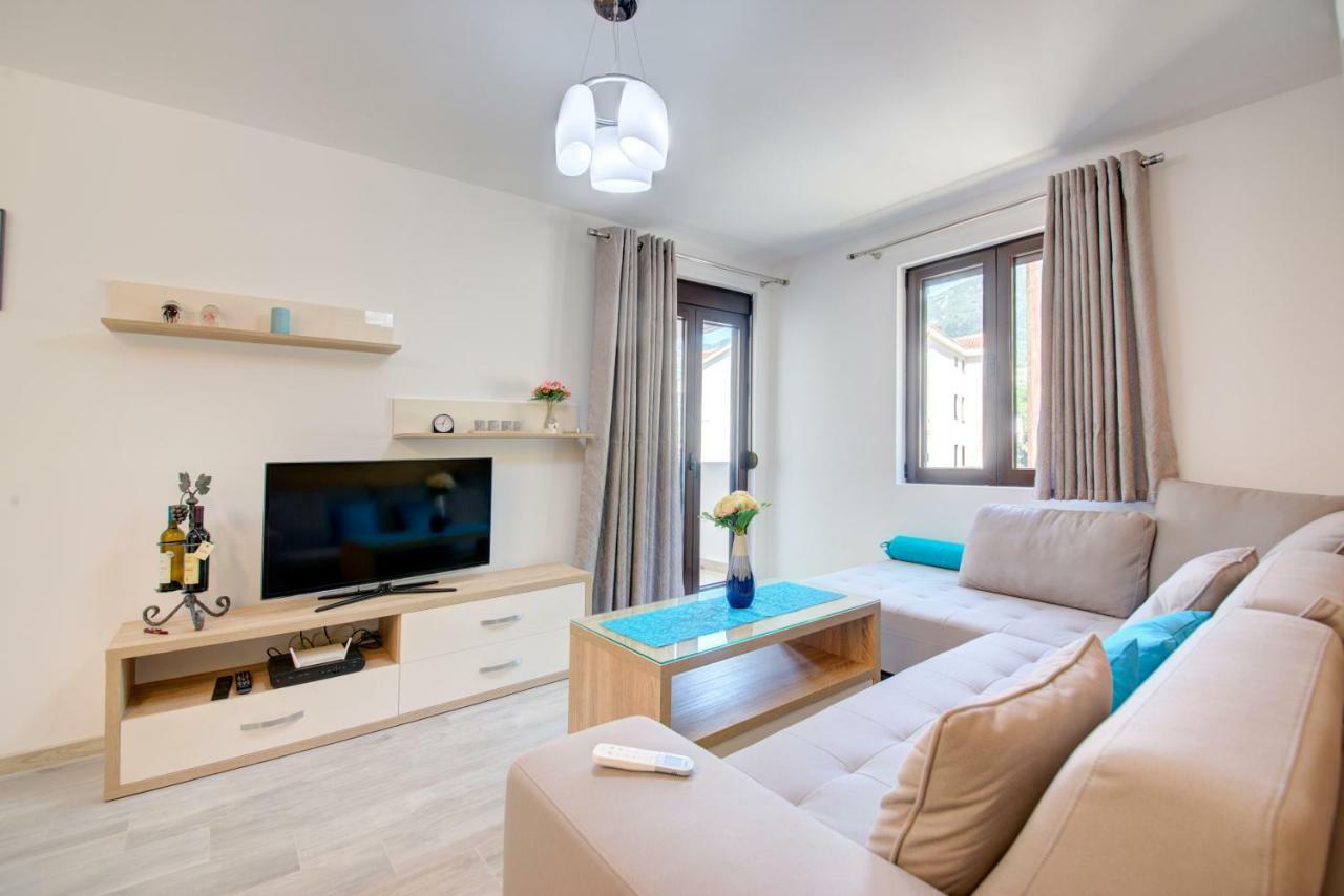 Apartment Medusa Risan Luaran gambar