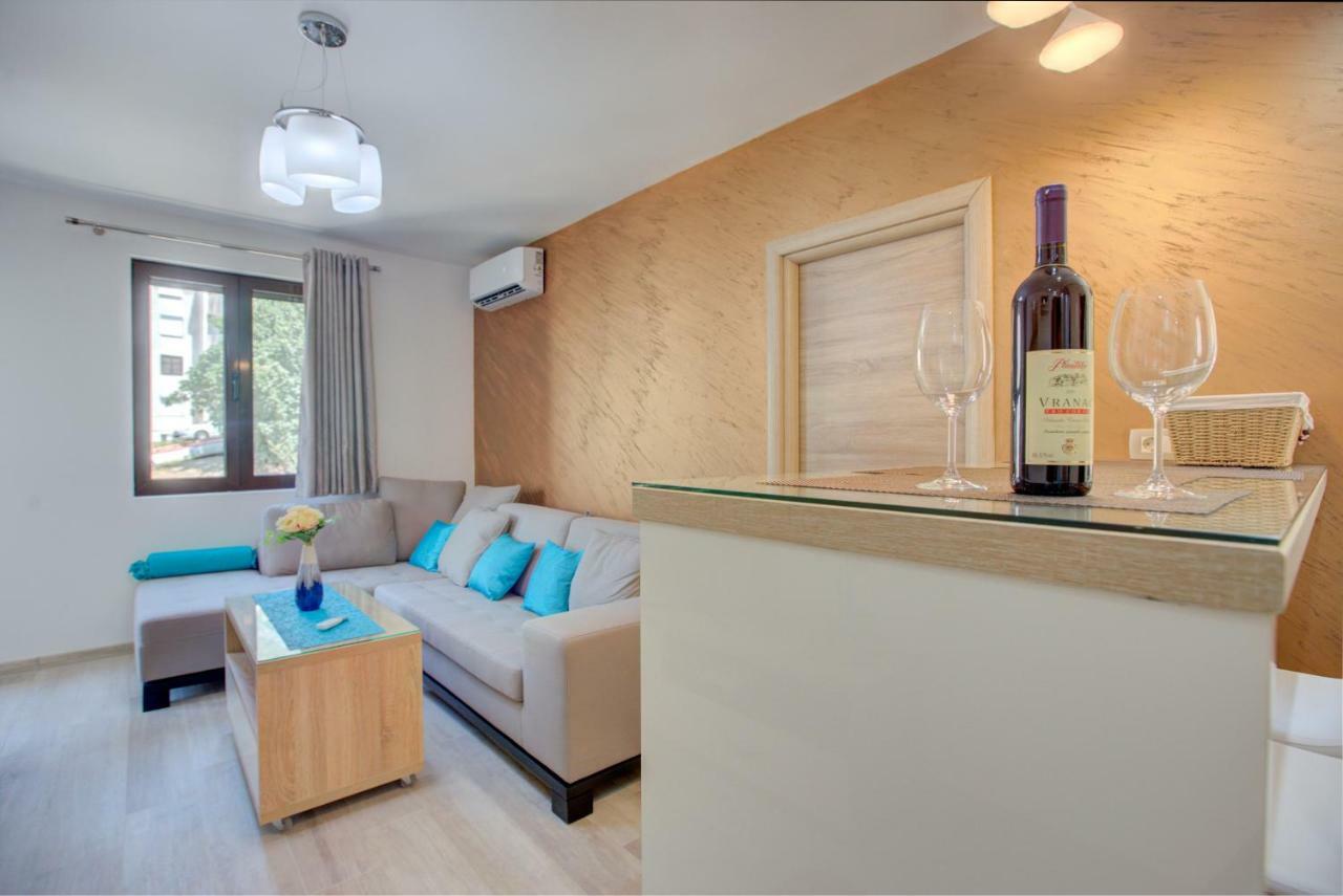 Apartment Medusa Risan Luaran gambar