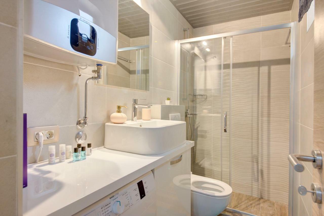Apartment Medusa Risan Luaran gambar