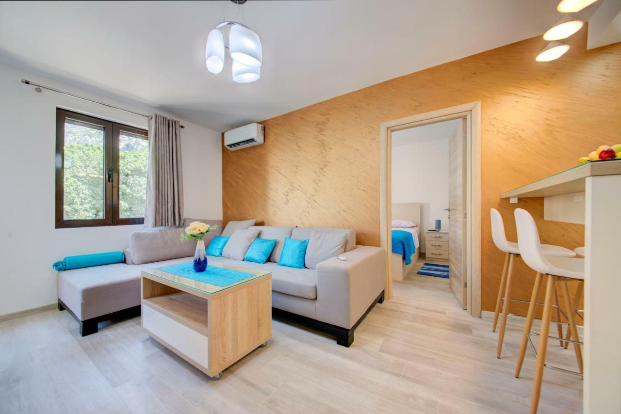 Apartment Medusa Risan Luaran gambar